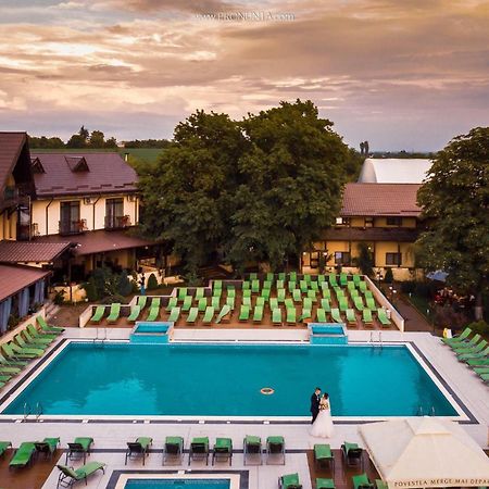 Green Garden Resort Odobesti Exterior foto