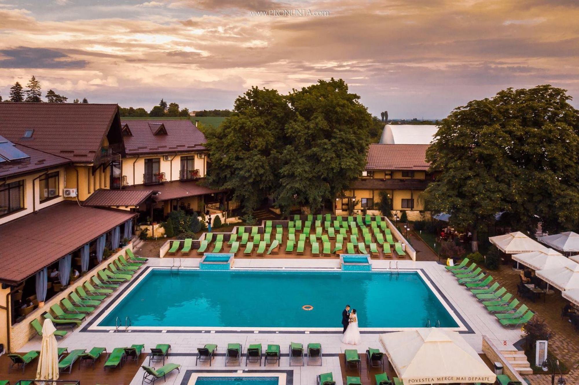 Green Garden Resort Odobesti Exterior foto